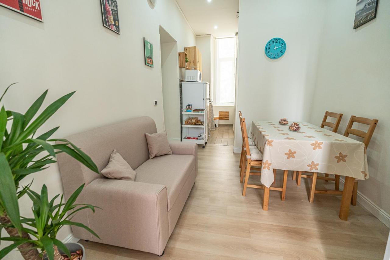 Casa Vacanze Decumano 18 ナポリ エクステリア 写真