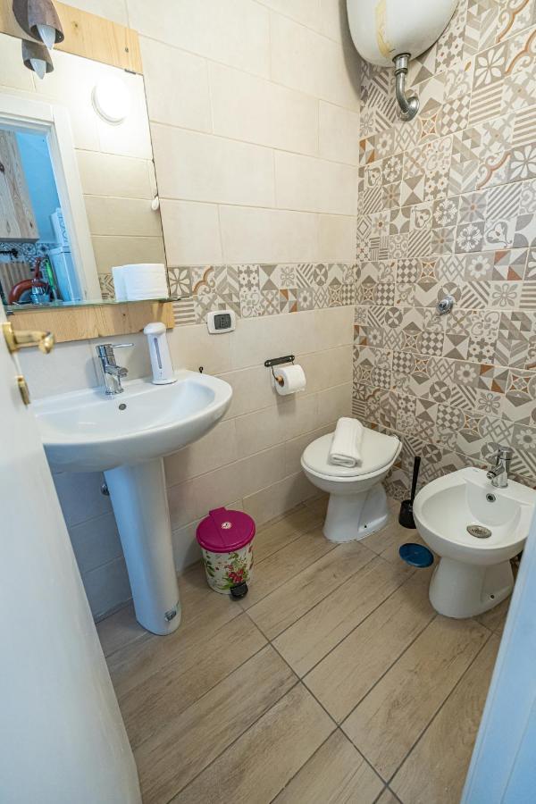 Casa Vacanze Decumano 18 ナポリ エクステリア 写真